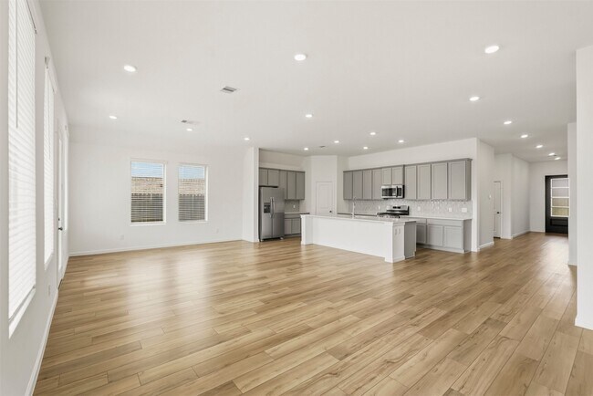 Building Photo - 6407 Amberwood Dr
