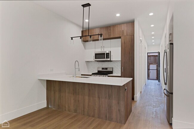 Building Photo - 2121 W Ohio St