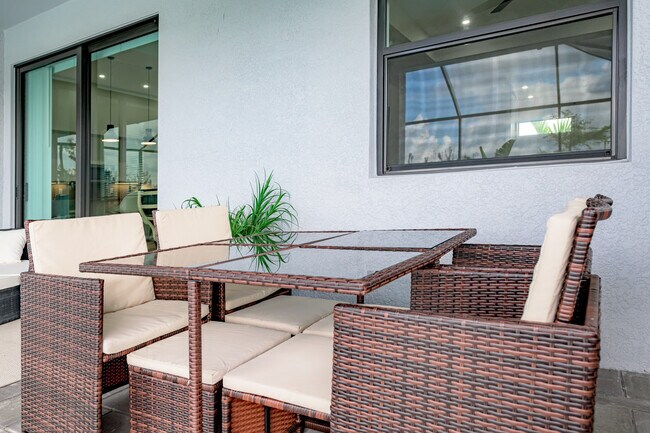 Building Photo - 3432 SW 8th St