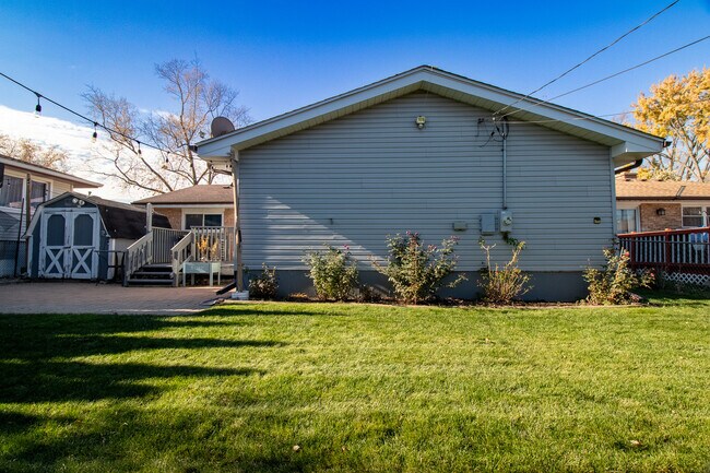 Building Photo - 379 Stone Pl