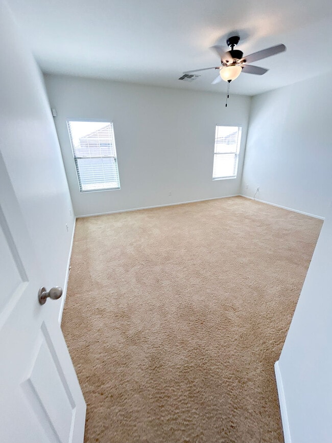Building Photo - 40164 W Bonneau St