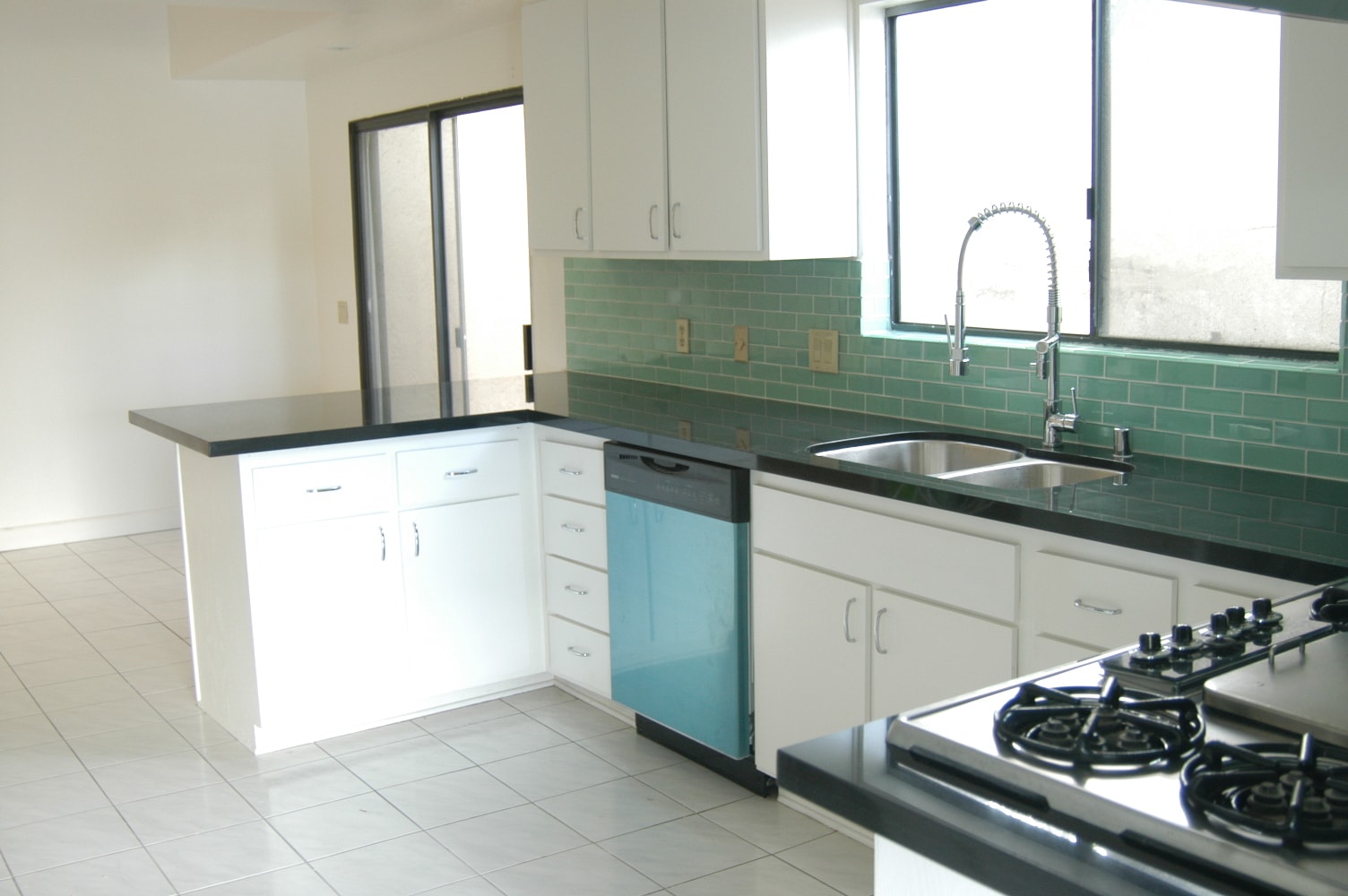 Building Photo - 1425 Columbia Dr