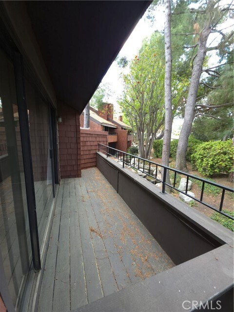Building Photo - 300 S Prospectors Rd