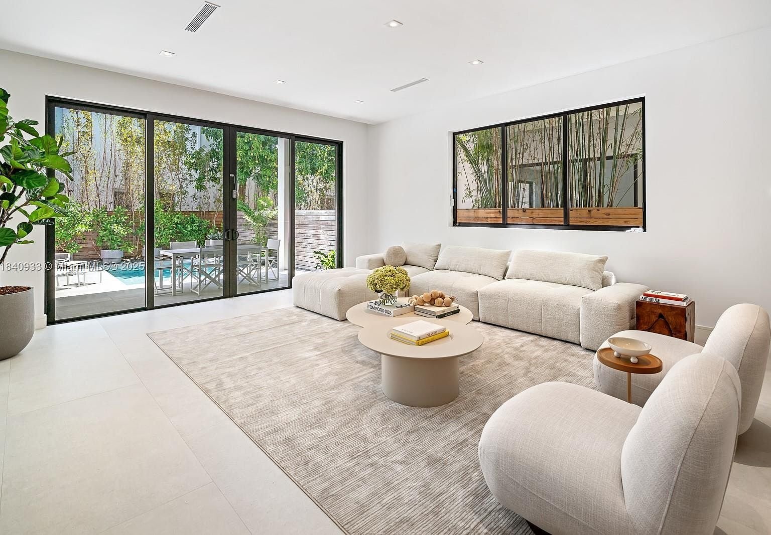 Building Photo - 2984 Coconut Ave