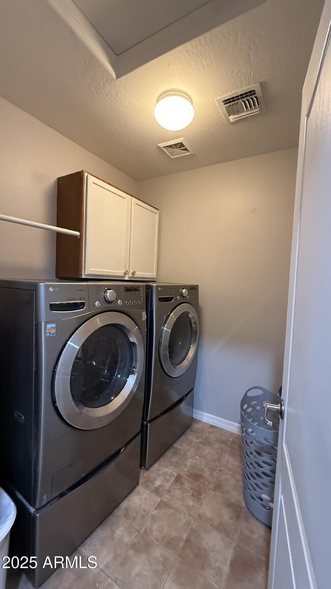 Building Photo - 3552 N Excalibur Pl