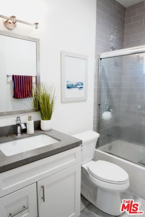 Building Photo - 1157 S Point View St