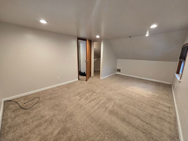 Building Photo - Beautiful 3 Bedroom 2 Full Bathroom Home in Penn Hills - Available NOW!