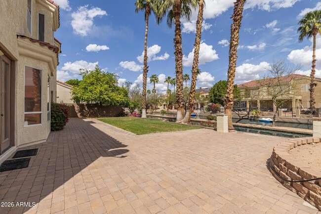 Building Photo - 589 N Acacia Dr