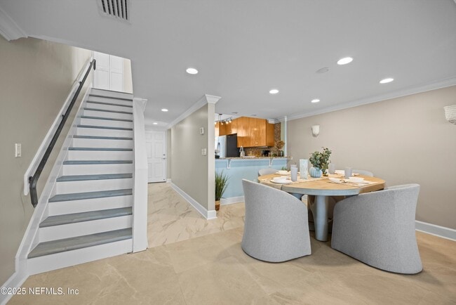 Building Photo - 2100 Ocean Dr S