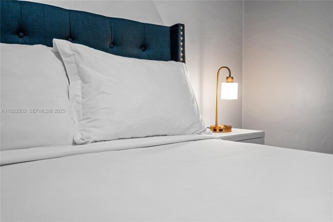 Building Photo - 427 NE 107th St