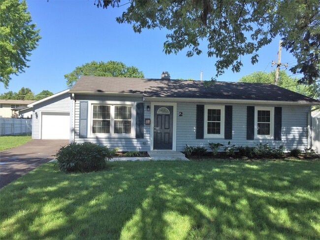 Primary Photo - 2 Sweetbriar Ct