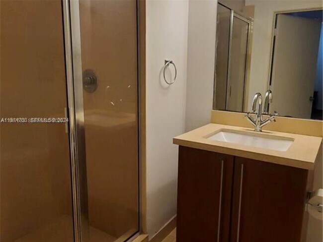 Building Photo - 1111 SW 1st Ave