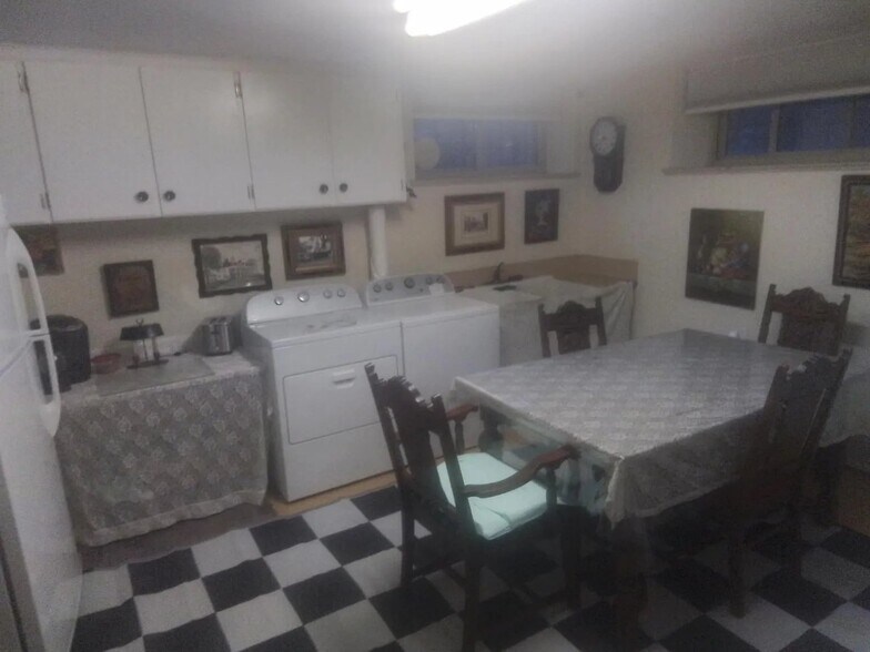 Building Photo - 2580 N Monaco St Pkwy