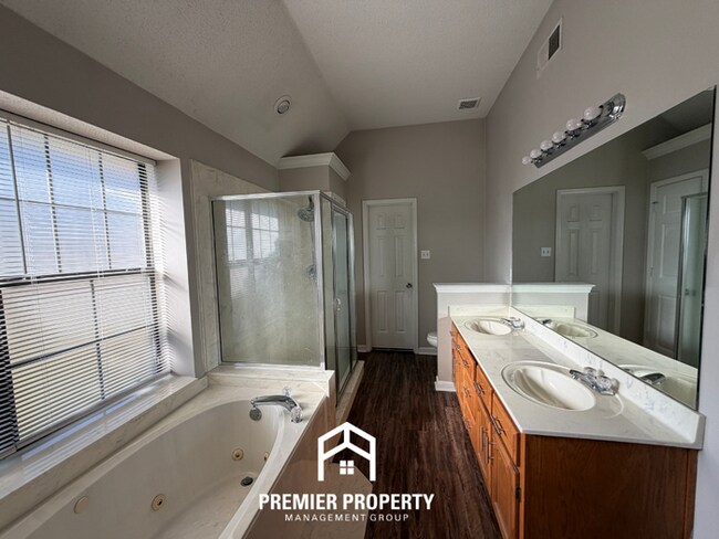 Building Photo - 6351 Oak Walk Ln