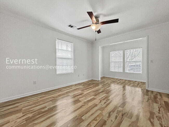 Building Photo - 1065 Fair St SW