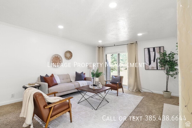 Building Photo - 4487 St Andrews Dr