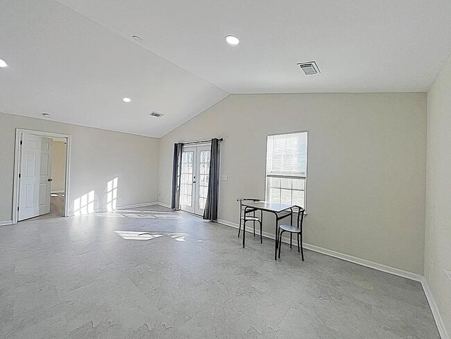 Building Photo - 511 Climbing Rose Ct