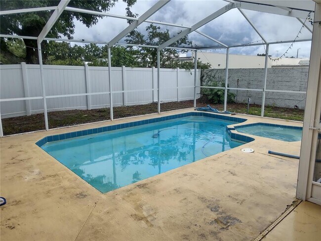 Building Photo - 709 Chilt Dr