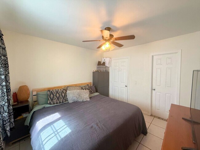 Building Photo - 1421 Grand Ave