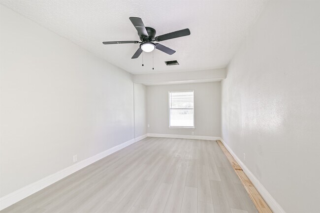 Building Photo - 5007 Northridge Dr