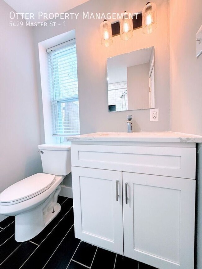 Building Photo - 5429 Master St