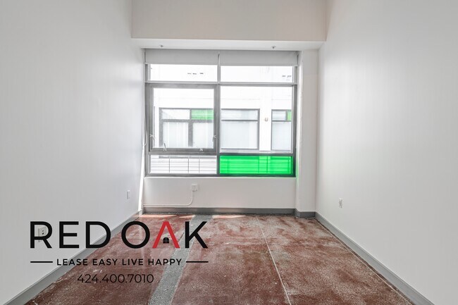 Building Photo - 430 S Broadway