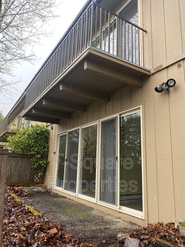 Building Photo - 11208 NE 68th St