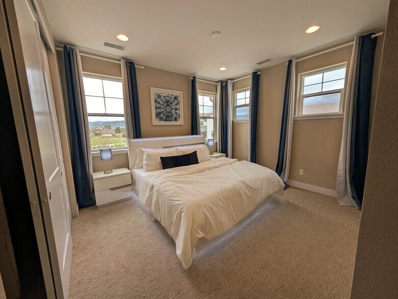 Building Photo - 11162 Bright Sky Cir