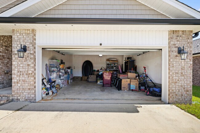 Building Photo - 1016 Limpkin St