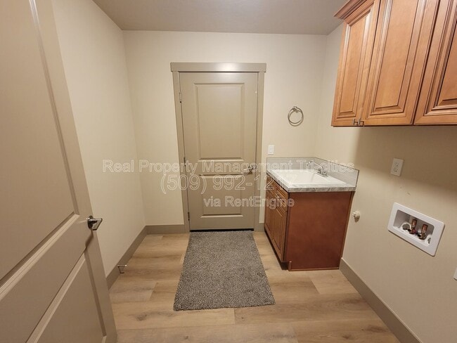 Building Photo - 10509 Silverbright Dr