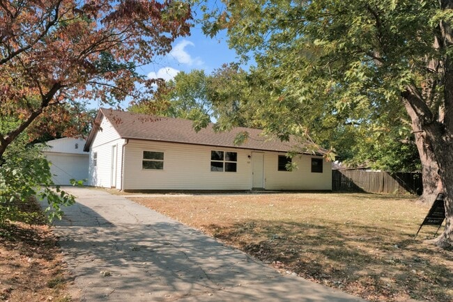Building Photo - Newly remodeled ranch home