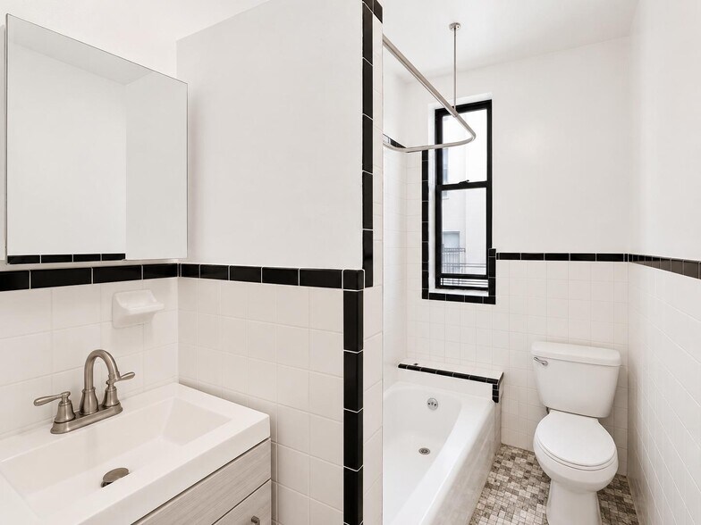 Building Photo - 201 W 105th St