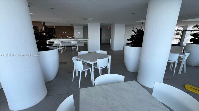 Building Photo - 770 Claughton Island Dr