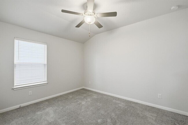 Building Photo - 424 Windy Reed Rd