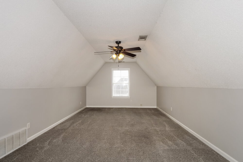 Building Photo - 10215 Morning Hill Dr