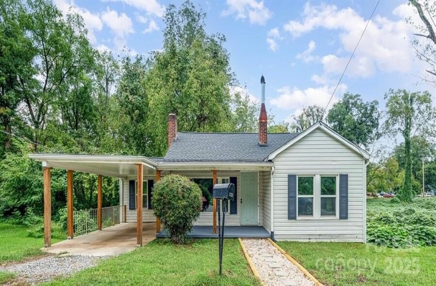 Front - 123 Lincoln St