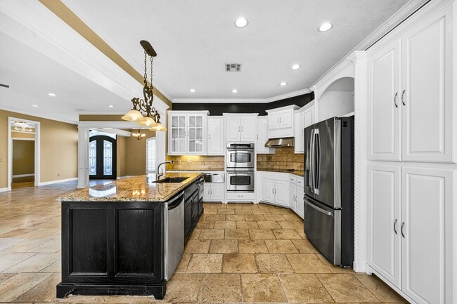 Building Photo - 404 NW 76th- Hot new listing!