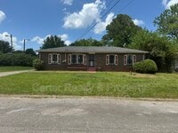 Building Photo - 3004 Lytle Dr