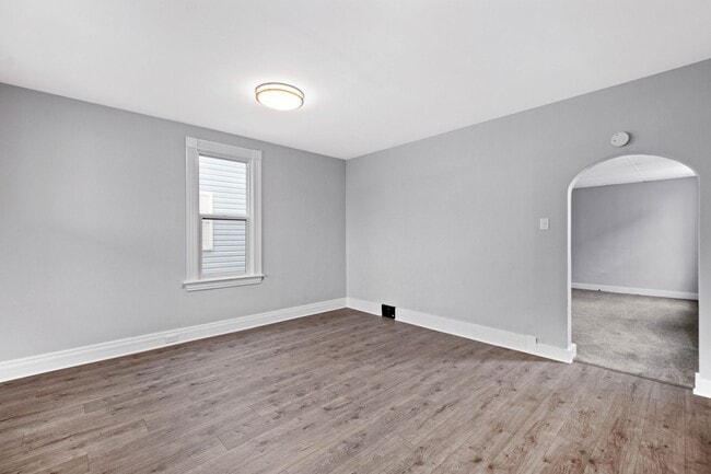 Building Photo - SCORE 50% OFF 1ST MONTH'S RENT IF SIGNED BY JUNE 5! Beautiful 3 bedroom home in Coraopolis availa...