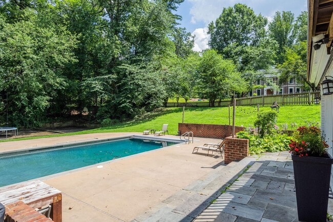 Building Photo - 7732 Canal Ct