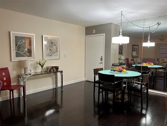 Building Photo - 1950 N Andrews Ave