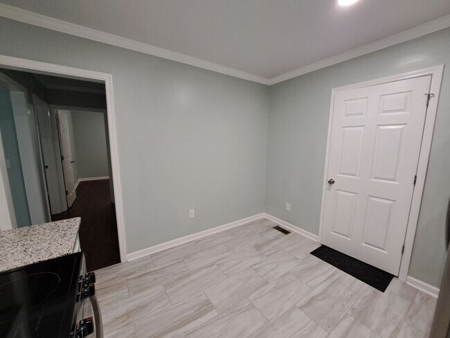 Building Photo - 1450-1452 Brentwood Drive
