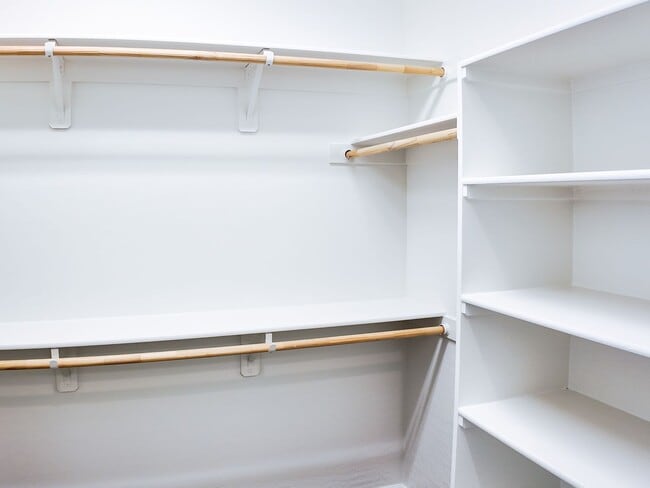 Building Photo - Exquisite Luxury Rental in Prestigious Gated Tule Springs Community