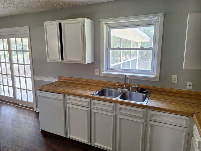 Building Photo - 873 Baxley Way