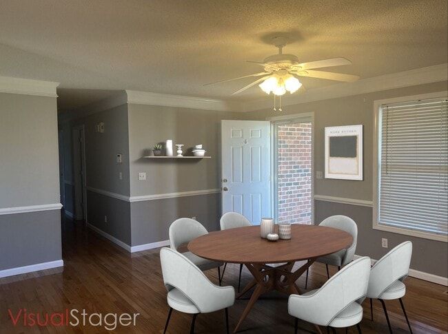 Building Photo - 3 Bedroom 3 Bathroom House with an Office.  Available Now!