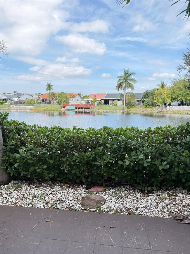 Building Photo - 1271 SW 124th Ct