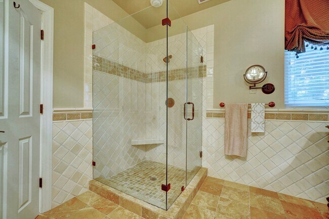 Building Photo - Ready NOW! 1st-Time Rental in John B. Dey ...