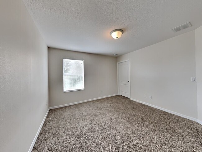 Building Photo - 5955 Paxton Ct