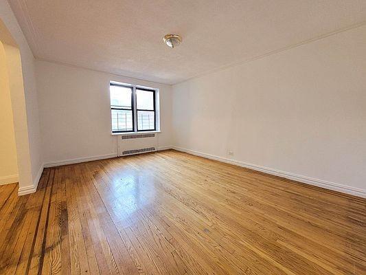 Building Photo - 2 bedroom in BRONX NY 10465