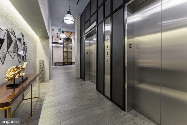 Building Photo - 1300 4th St SE